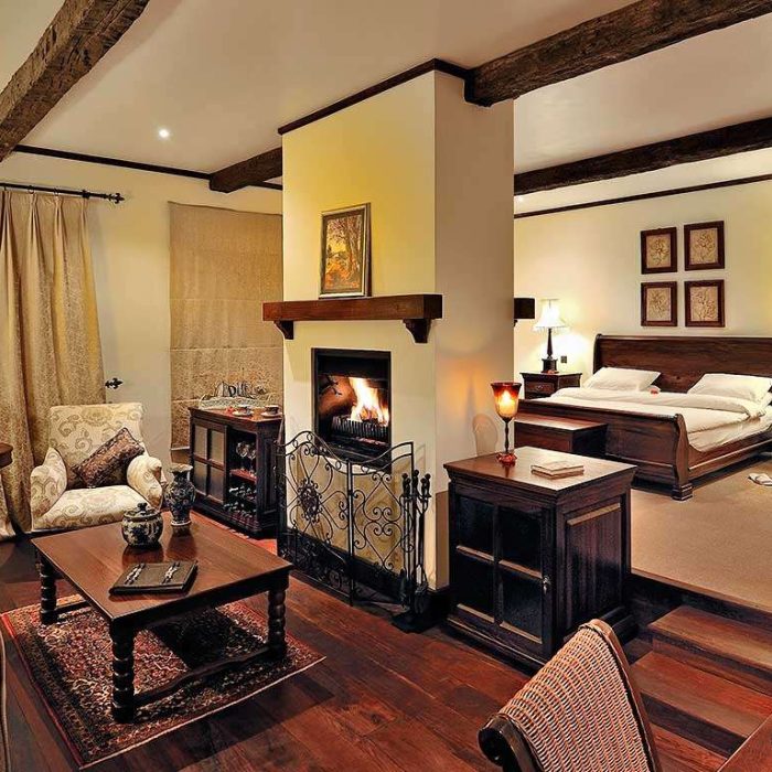 TheManor---Cottage-Suite-Bedroom