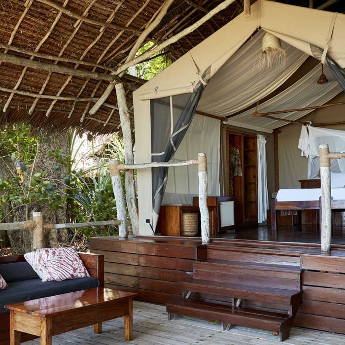 fundu-lagoon-double-bedroom-entrance-tanzania-yellow-zebra-safaris