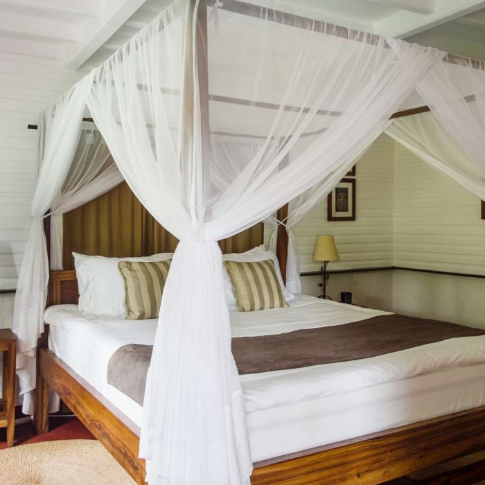 meru-lodge-bedroom