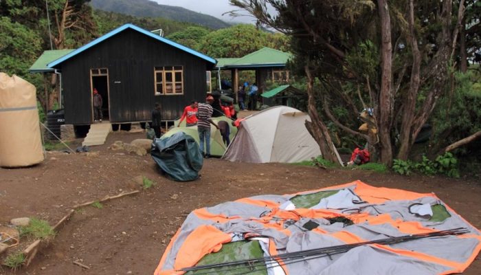 mweka-hut-camps